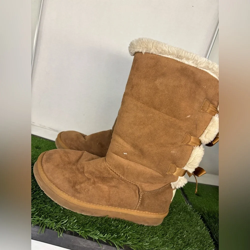 UGG BAILEY BOW II Women’s Size 8 - Picture 1 of 7